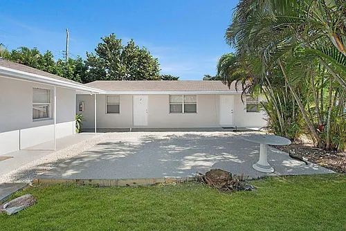 1883 Smith Dr #2 Photo 1