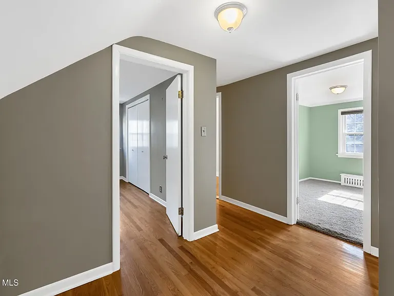 2324 Niskayuna Dr — Photo 5