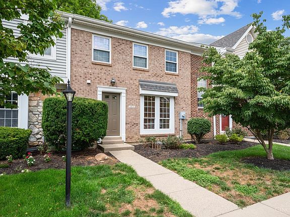 3rd image of 10831 Lakehurst Ct