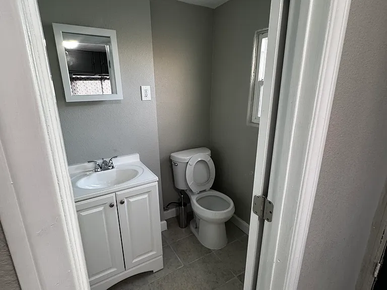 16828 E St #A — Photo 6