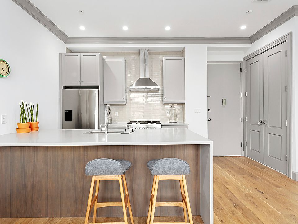 1st image of 80 Lefferts Pl #3C