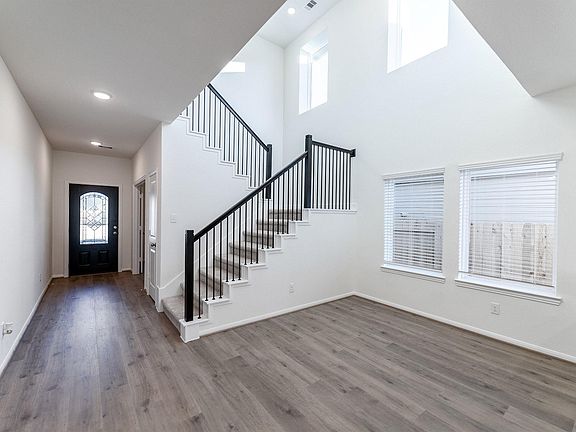 7th image of this home