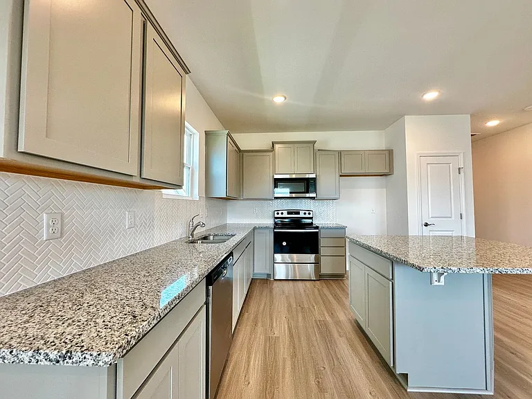 4187 Lively St — Photo 3