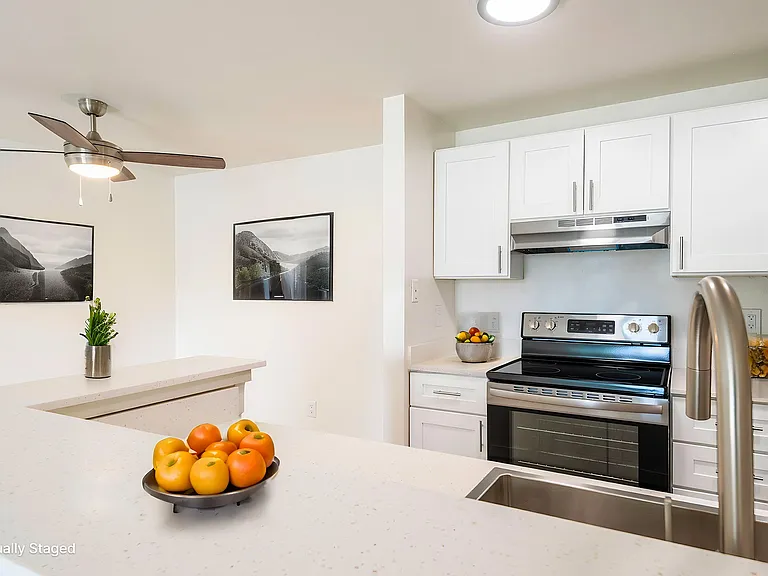 Alcove Apartment — Photo 6