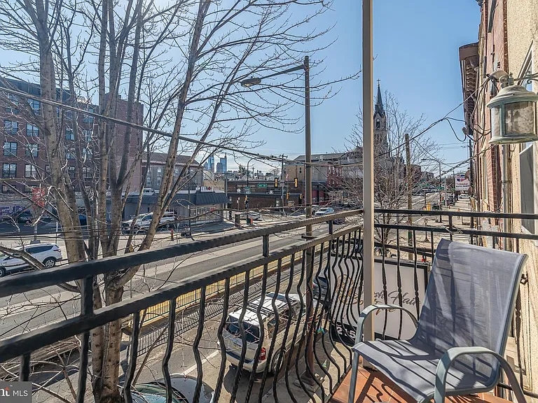 329 W Girard Ave #2 — Photo 15