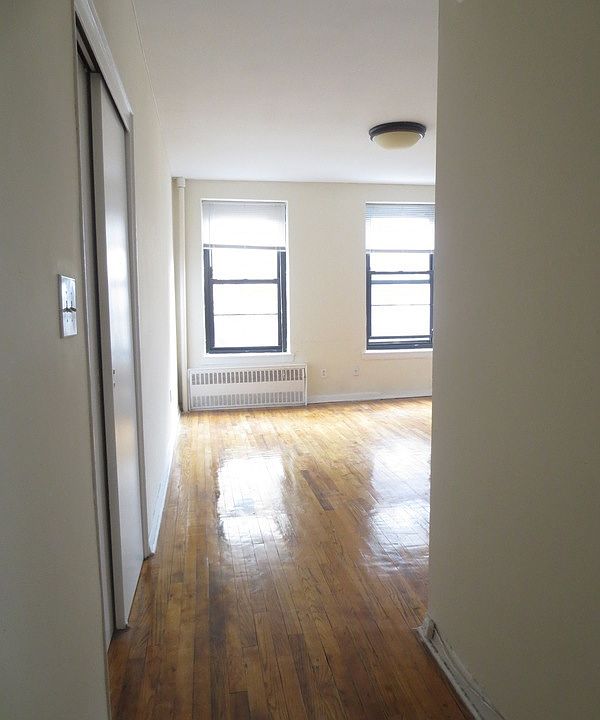 1st image of 19 Grove St APT 3B