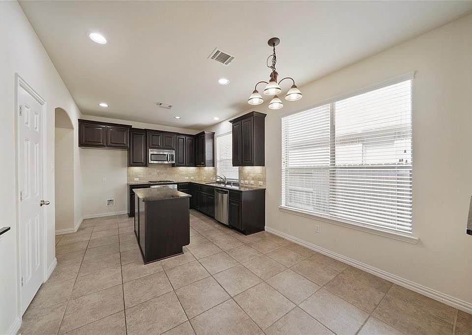 2nd image of 7010 Sanders Hill Ln