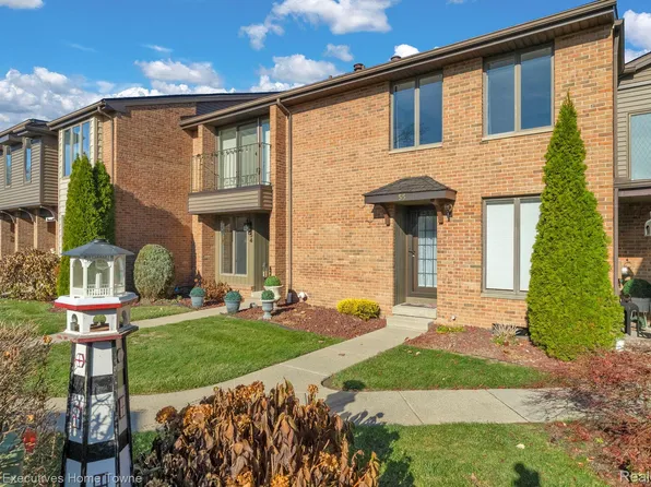 2500 River Rd APT 55, Marysville, MI 48040