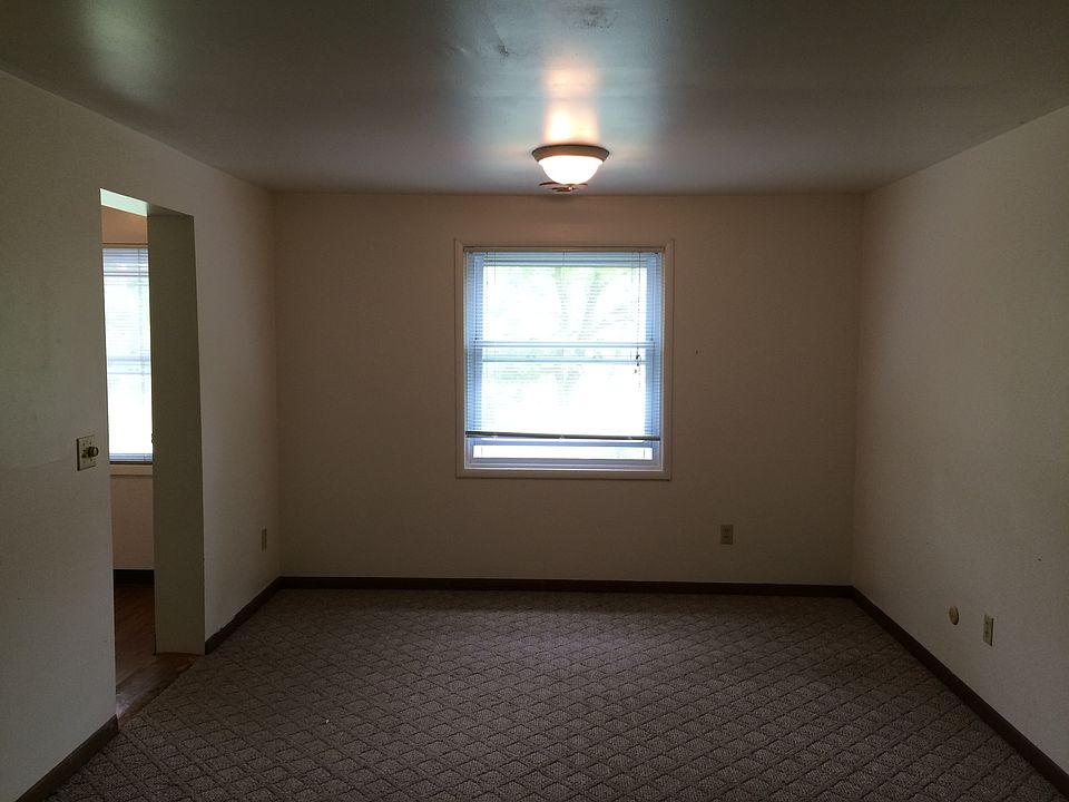 2nd image of 107 Fidler Rd
