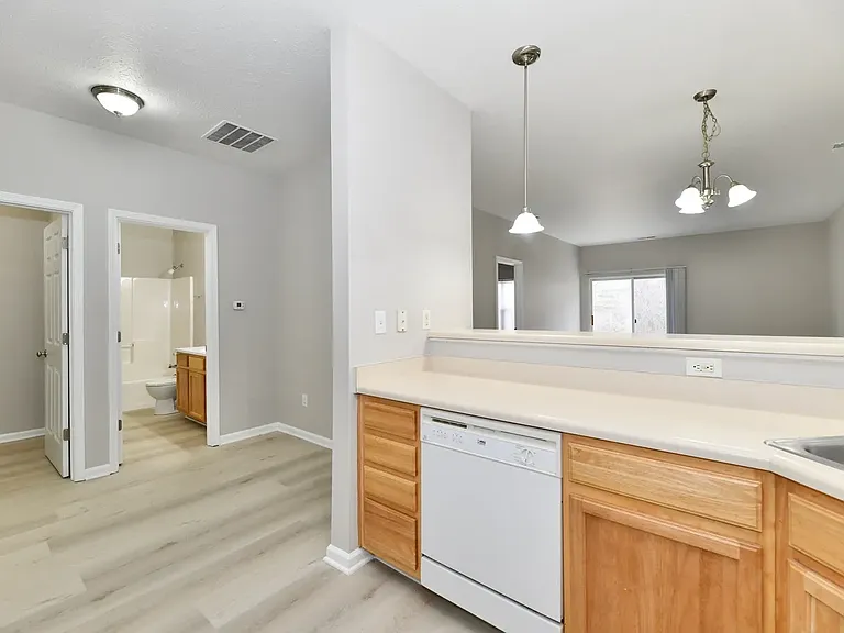 10416 Platinum Dr — Photo 17