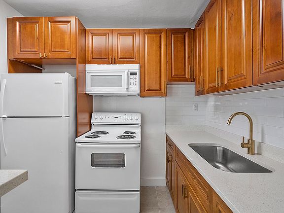 3rd image of 1001 NW 116th St