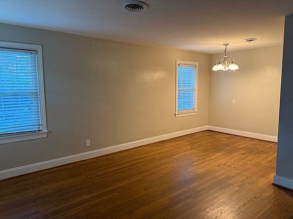 3rd image of 908 Willowbrook Dr