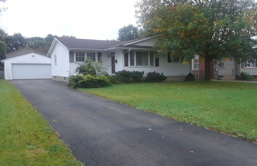 1st image of 1809 Lealand Ave