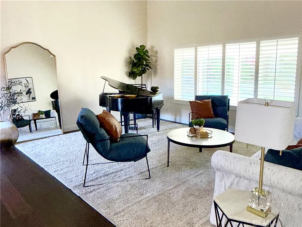 4 bed, 2464 sqft, $5,750 — Photo 4