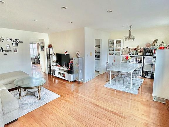 4th image of 150-71 70rd #9A