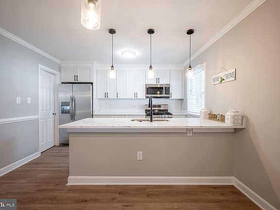 5th image of 14398 Fontaine Ct