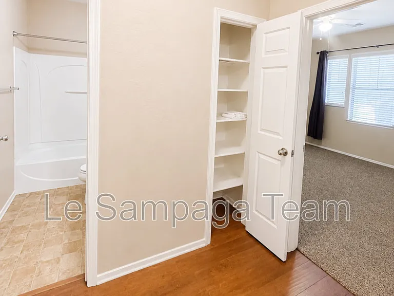 17636 W Maui Ln — Photo 15