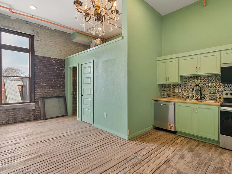 Brand new apartments in downtown Springfield! — Photo 47