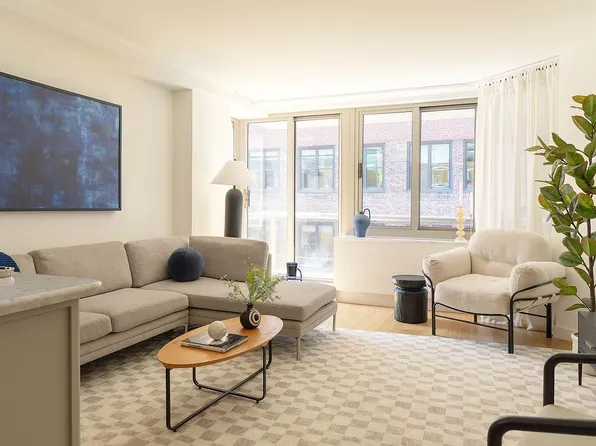 234 E 46th St APT 605, New York, NY 10017