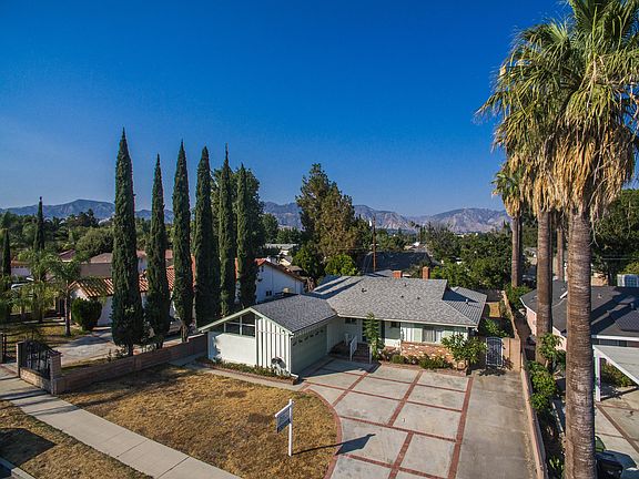 3rd image of 11916 Youngdale Ave