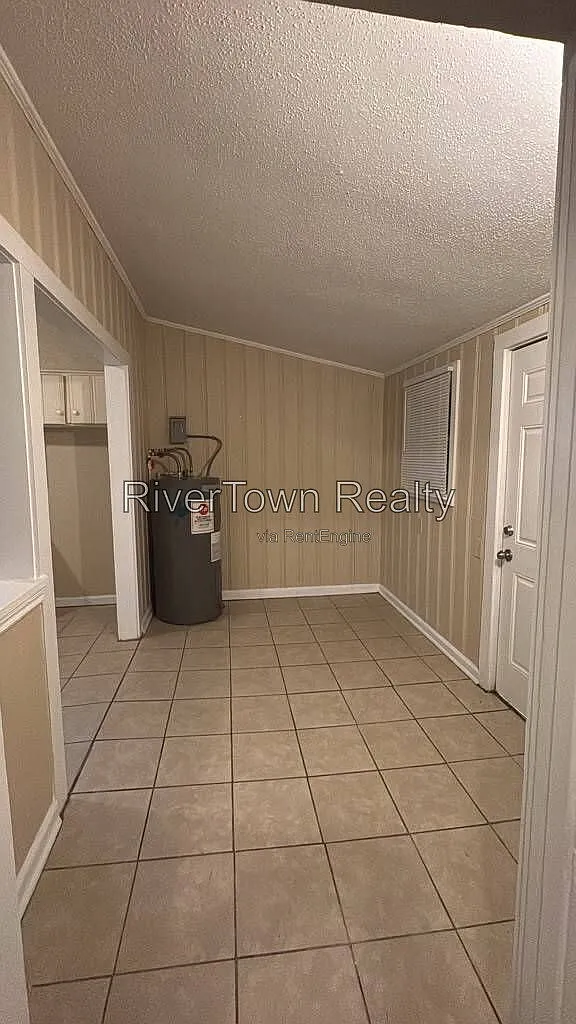 3 bed, 2.0 bath, 1436 sqft, $1,150 — Photo 3