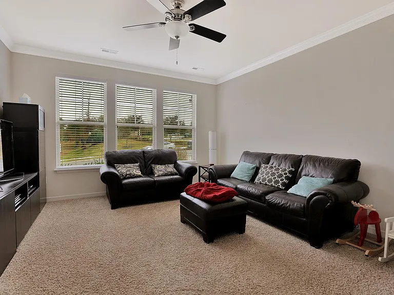 7520 Vinca Ct — Photo 3