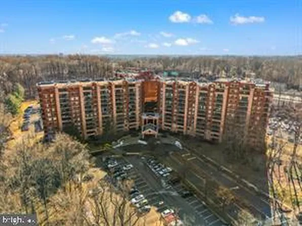 2230 George C Marshall Dr APT 806, Falls Church, VA 22043