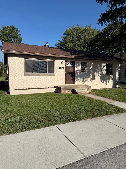 3 bed, 1064 sqft, $1,320 — Photo 1