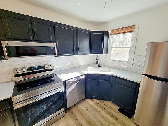 4th image of 1732 Netherfield Ln