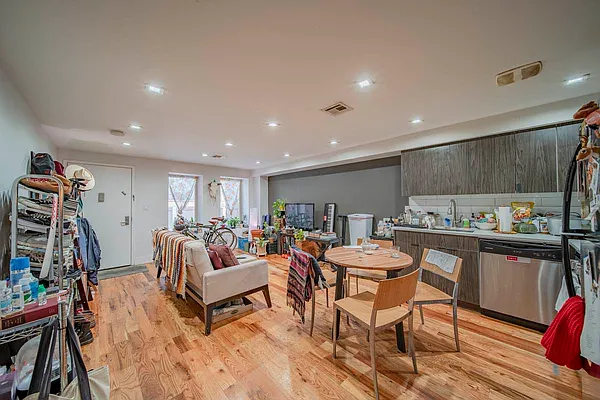 Rented by Compass | media 36