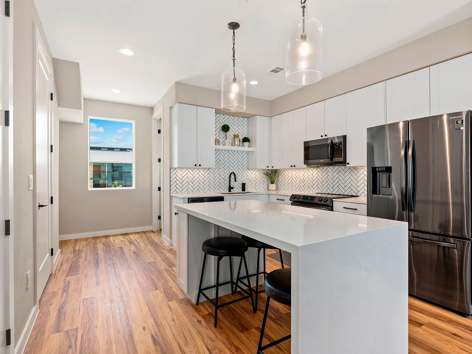 Stunning Downtown New Braunfels Condominium For Rent — Photo 4
