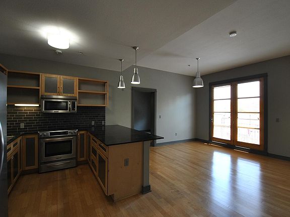 2nd image of 609 W Dickson St Ste 211