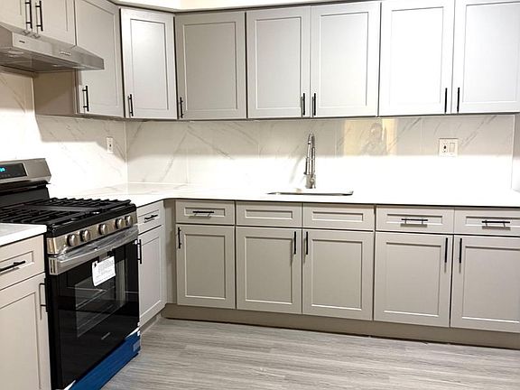 4th image of 2118 N Percy St