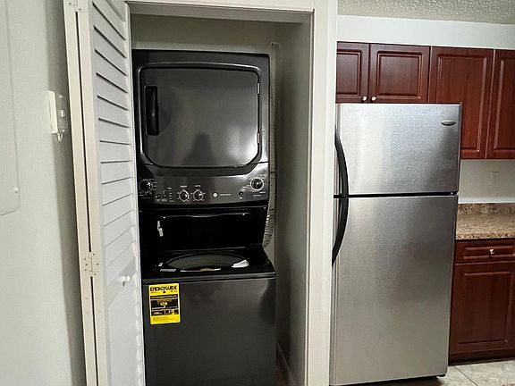4th image of 351 Palm Way APT 204