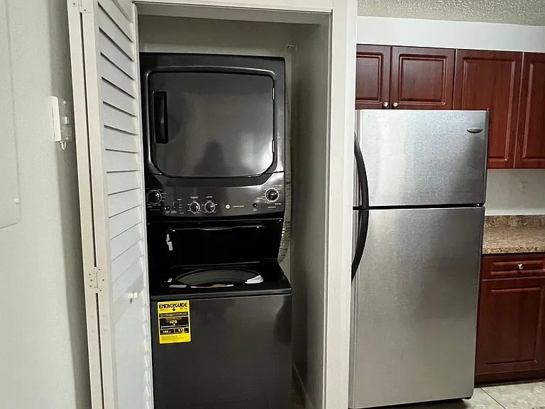 351 Palm Way #204 — Photo 4