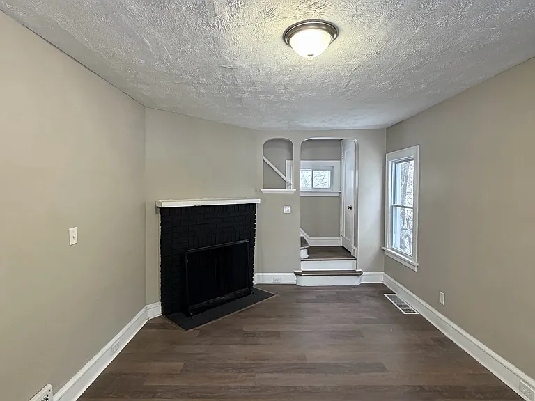 13606 Darley Ave — Photo 11