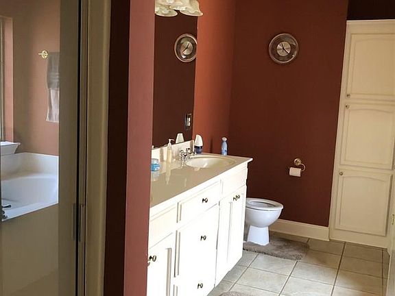 4th image of 40464 Fox Run Dr