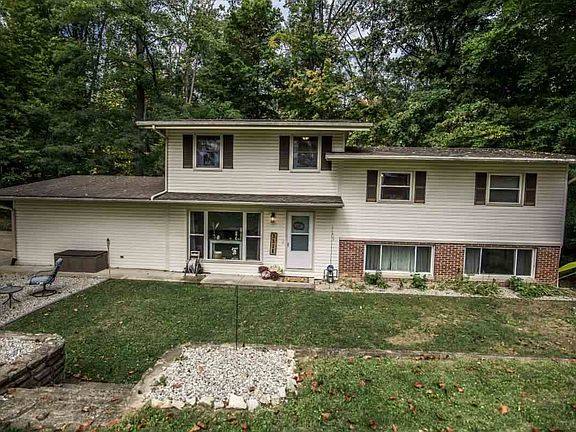 2nd image of 3516 Woods Dr