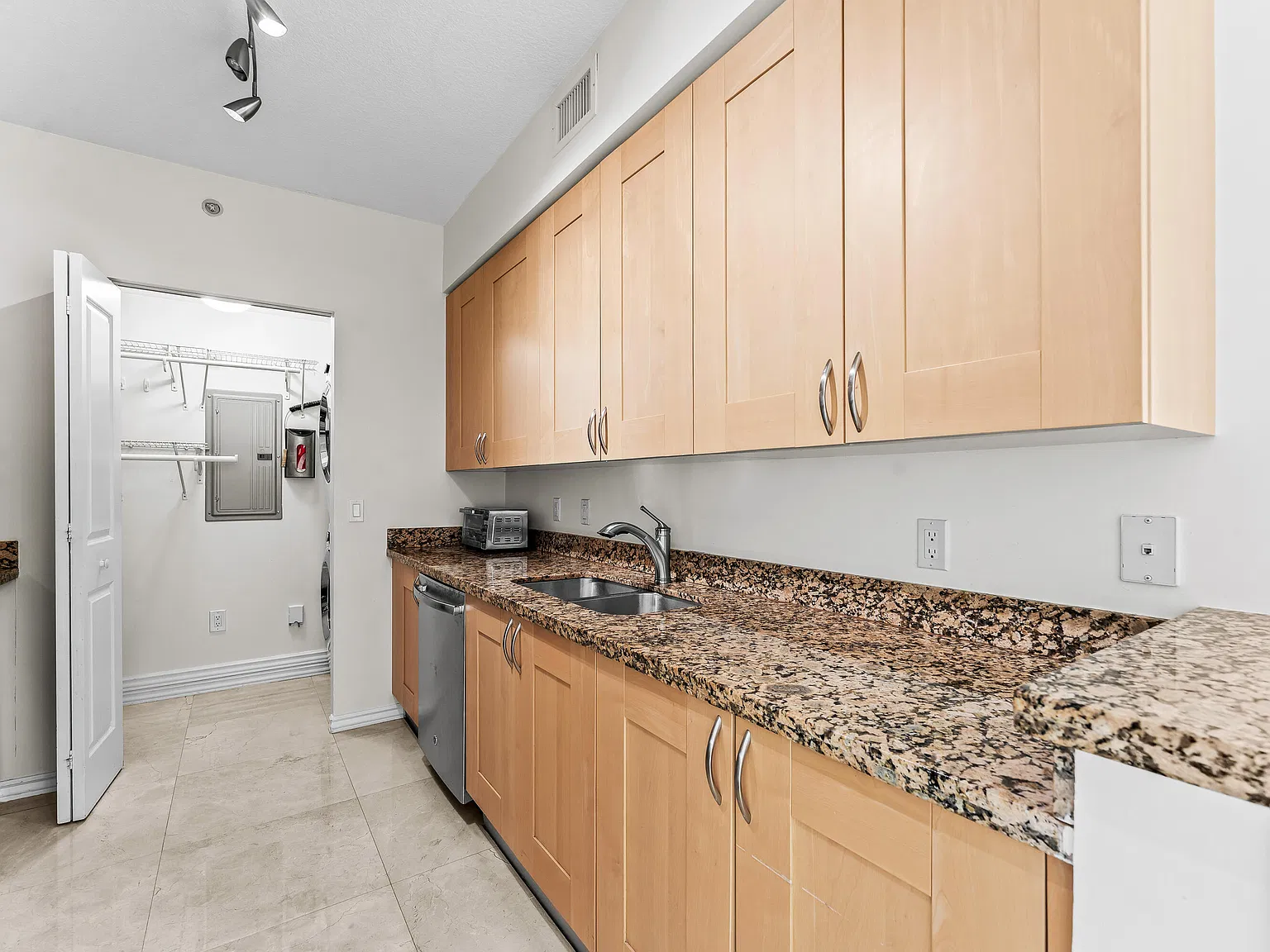 1 bed, 1.0 bath, 847 sqft, $3,650 — Photo 4