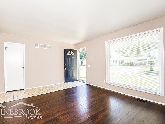5th image of 2037 Aristocrat Dr