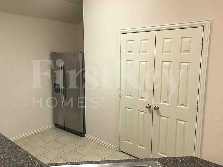 1218 Jewell Ln — Photo 5