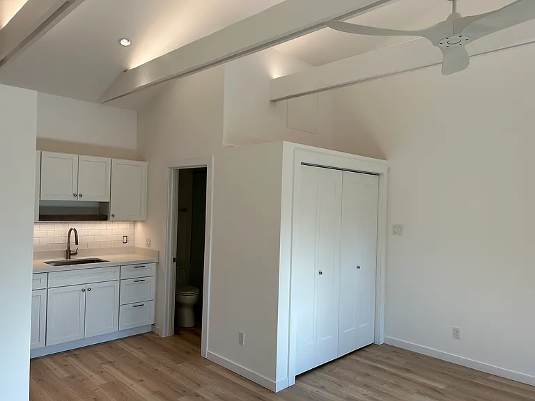 Studio with Closet + Kitchen