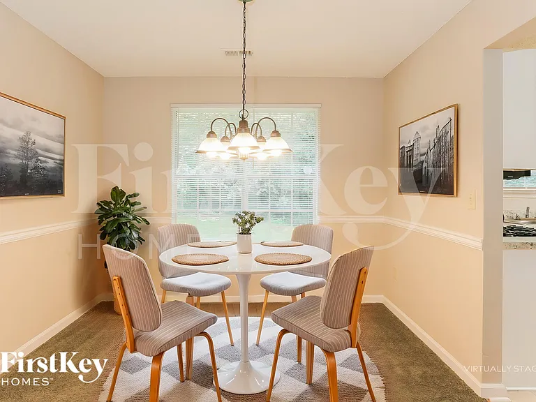 993 Cherry Laurel Dr — Photo 5