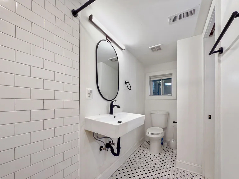 205 Webster St NW #B — Photo 15