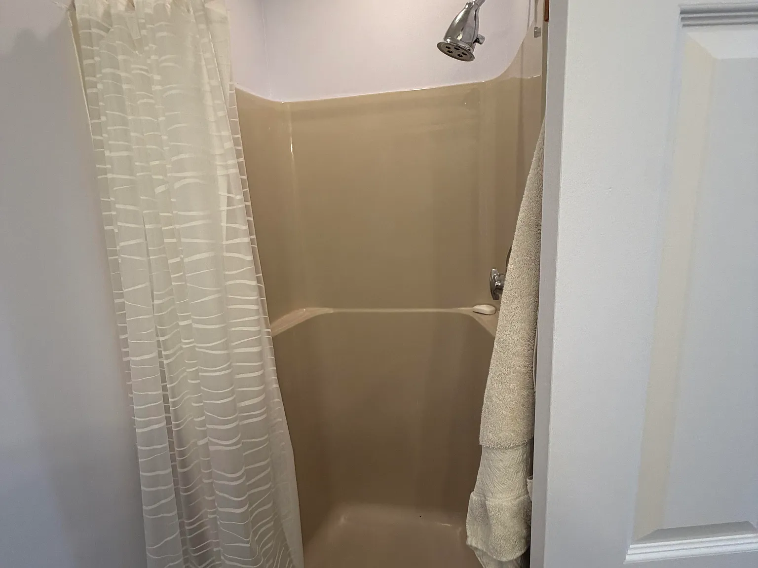 2 bed, 1100 sqft, $2,300 — Photo 4