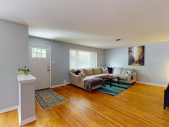 4th image of 1103 Longmeadow Dr