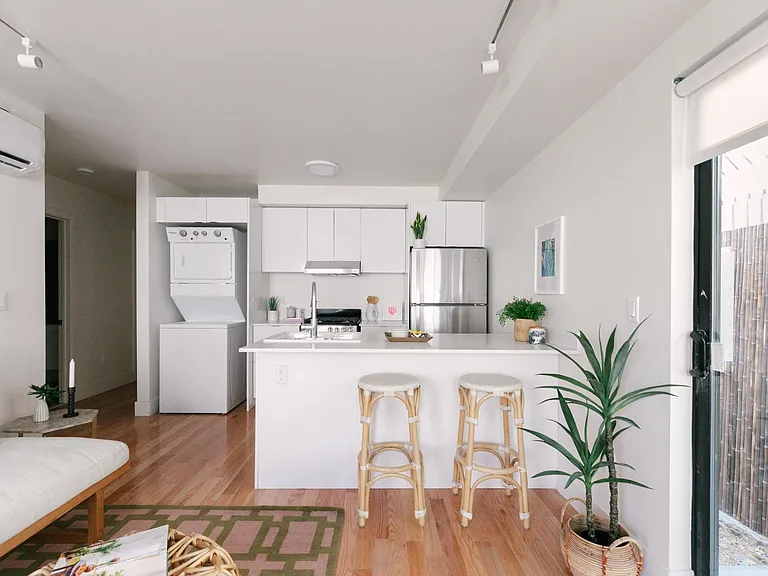 513 N Heliotrope Dr #513.25 — Photo 4