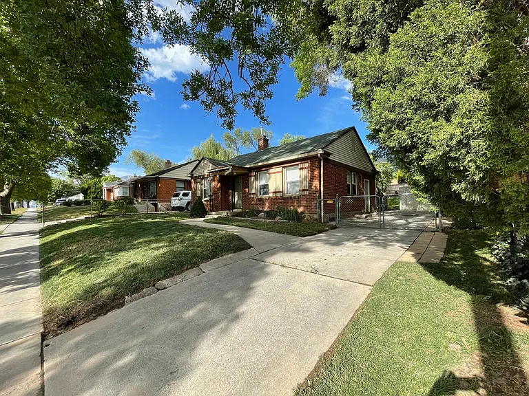 3070 Harrison Blvd — Photo 1