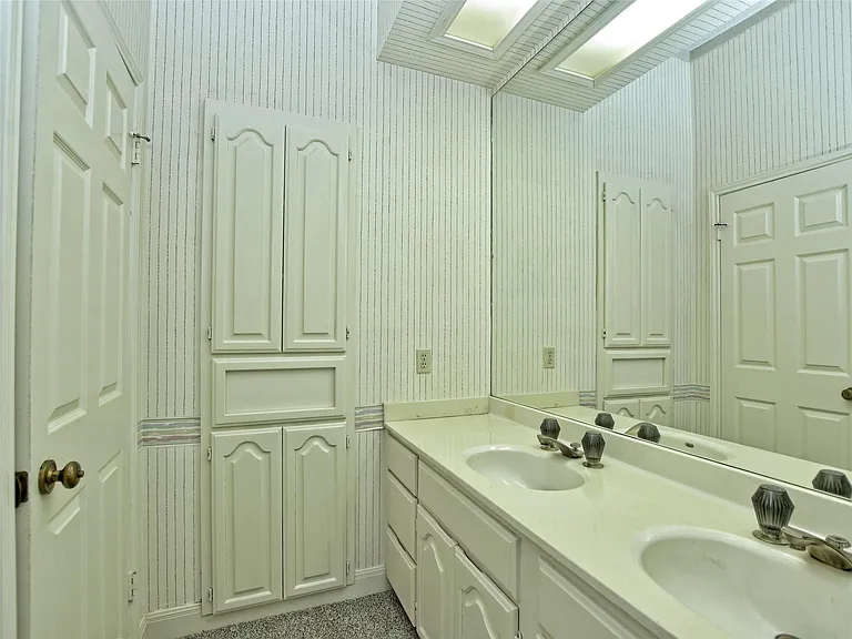 10215 River Plantation Dr #B — Photo 31