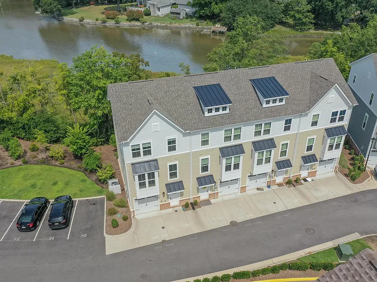 446 Westport St — Photo 34